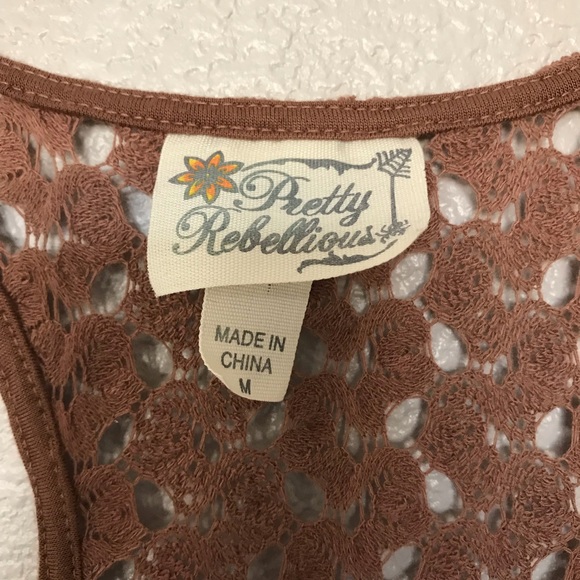 Pretty Rebellious Crocheted Tank Top - Picture 2 of 4